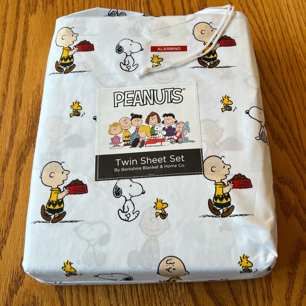 Berkshire Blanket Twin Peanuts Sheet Set
